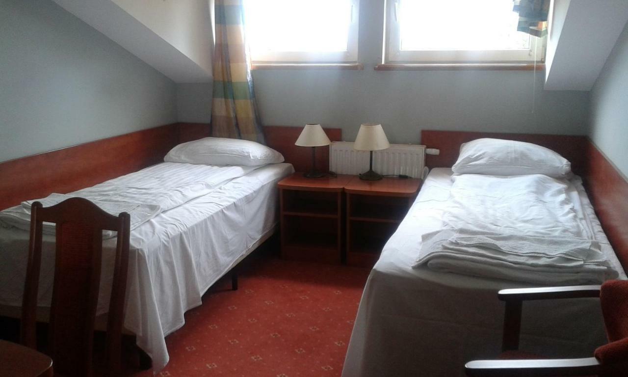 Dwor Dluzniewo Bed and Breakfast Exterior foto