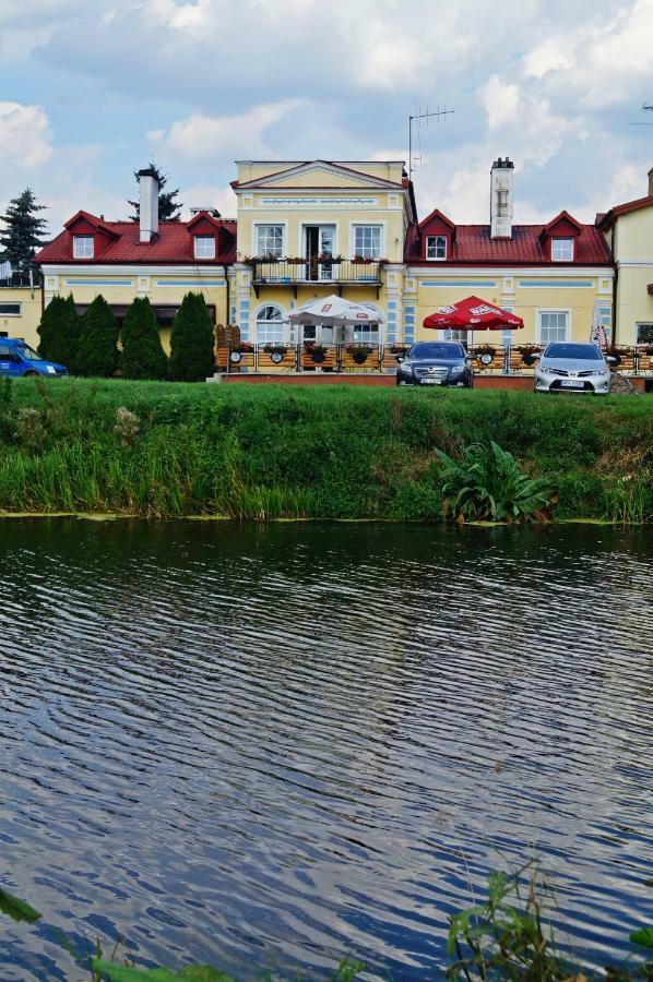 Dwor Dluzniewo Bed and Breakfast Exterior foto