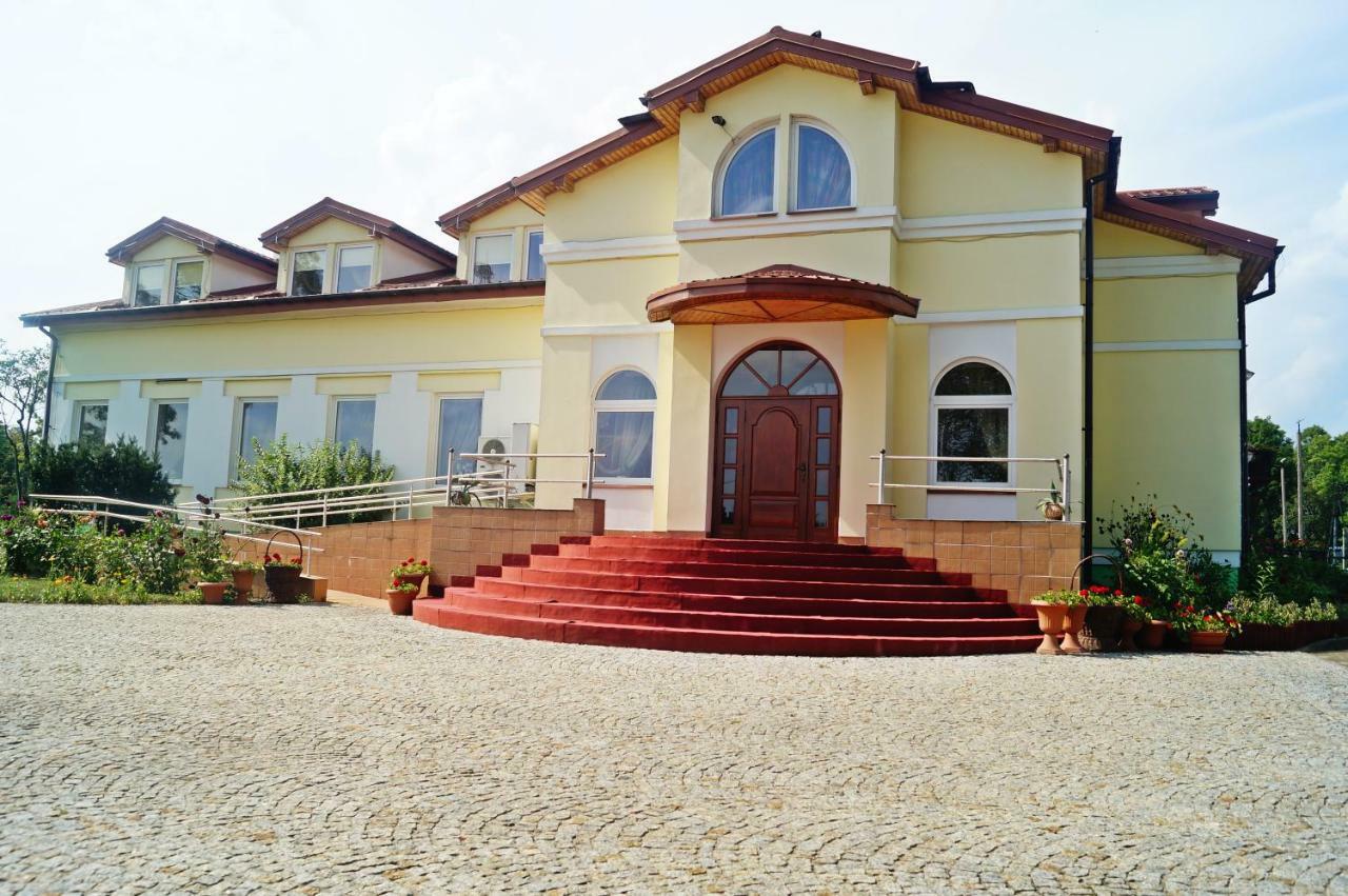 Dwor Dluzniewo Bed and Breakfast Exterior foto