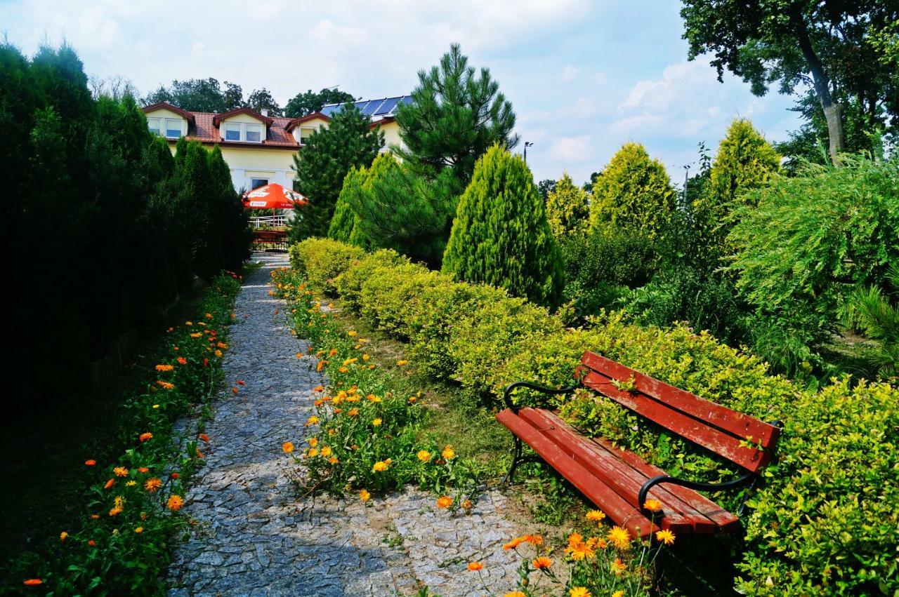 Dwor Dluzniewo Bed and Breakfast Exterior foto